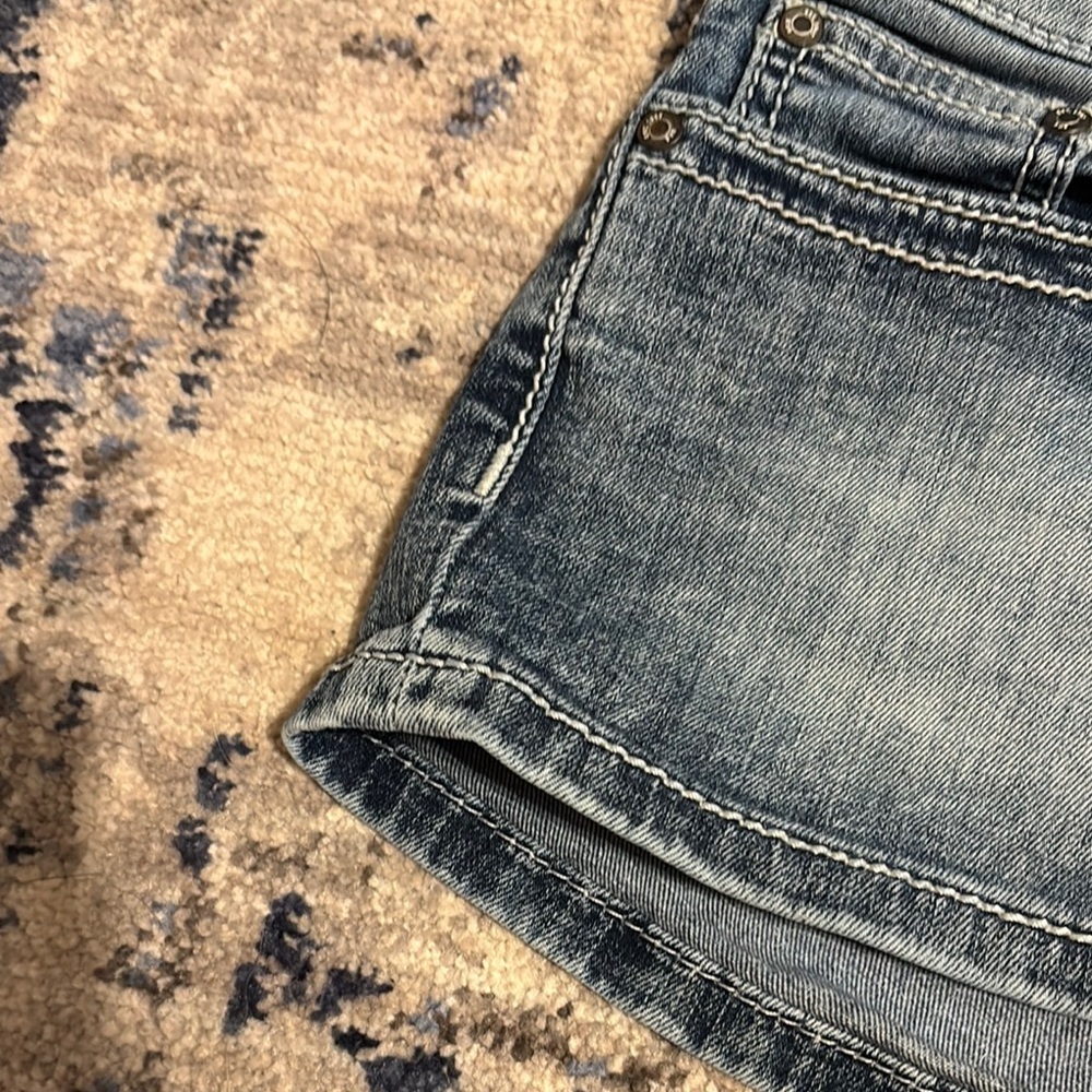 BKE Blue Jean Shorts Vintage Distressed Style - Picture 5 of 10